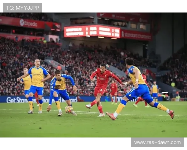 勒沃库森德甲赛场逆转取胜，状态回暖走势清晰