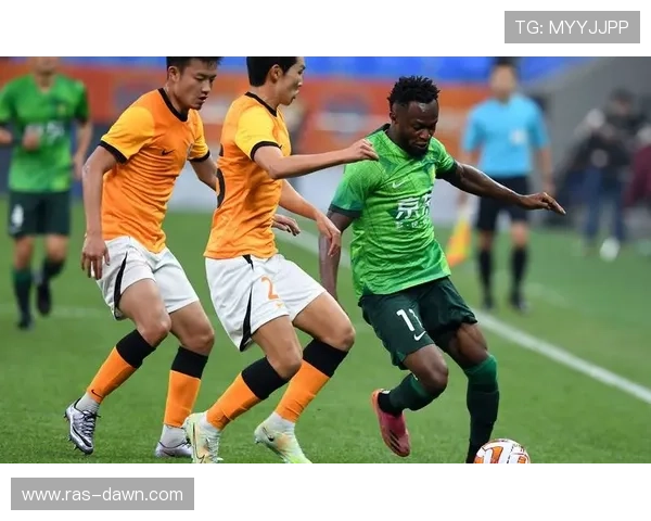 北京国安的节奏问题，本质是中场功能重叠