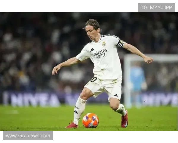 莫德里奇：从英超中场核心到皇马传奇的生涯跃迁