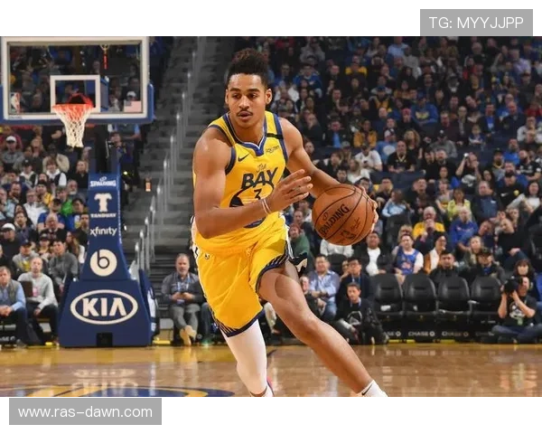 乔丹·普尔利用无球跑动拉开空间 提升球队三分命中效率