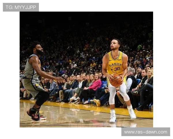 库珀·弗拉格无球活动提升火箭三分效率拉开对手防线