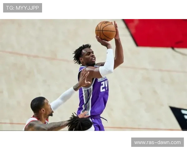 无球跑位撕开一号位换防 提升特伦特三分效率胜于持球